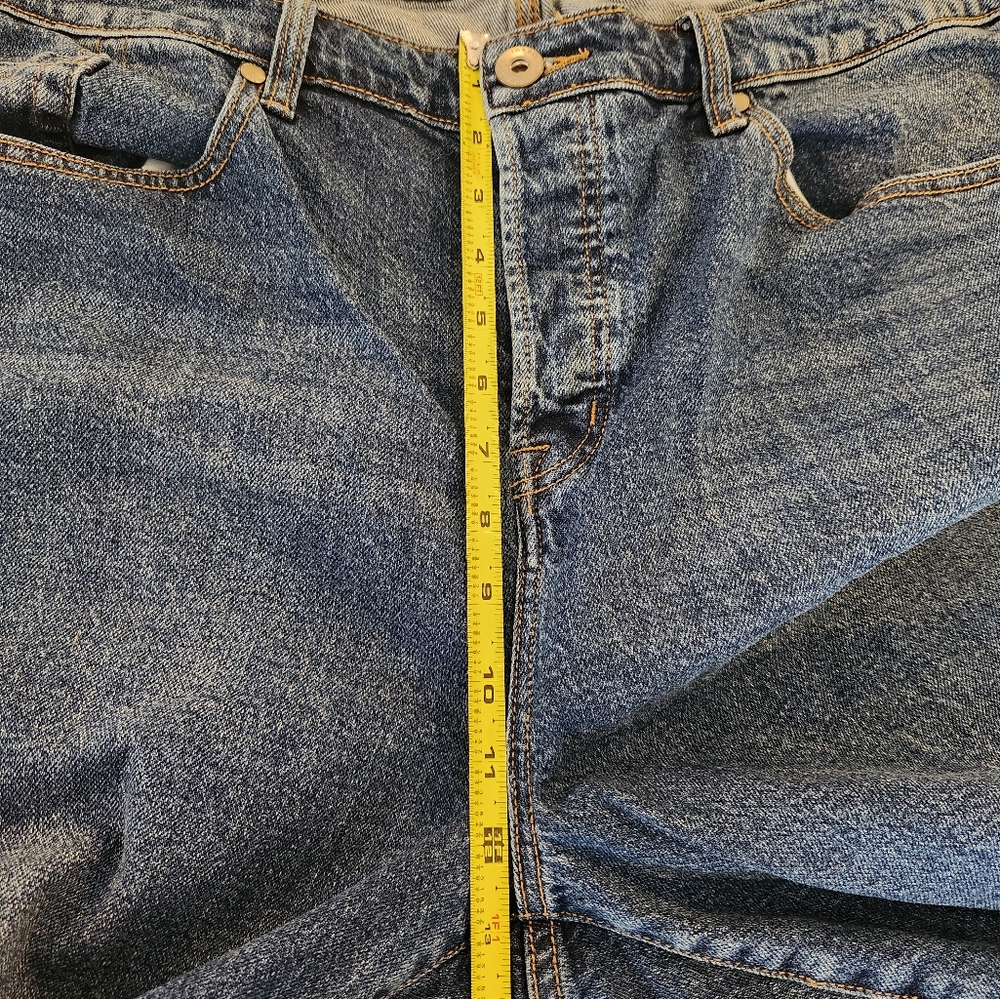 Torrid High Rise | Button Fly | Med-Wash | Classic Denim Jeans - Women 20 SHORT - Picture 4 of 9